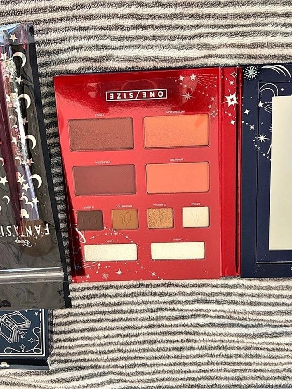 Disney Reach for the Stars Mickey Mouse Eyeshadow Palette and brush NWT